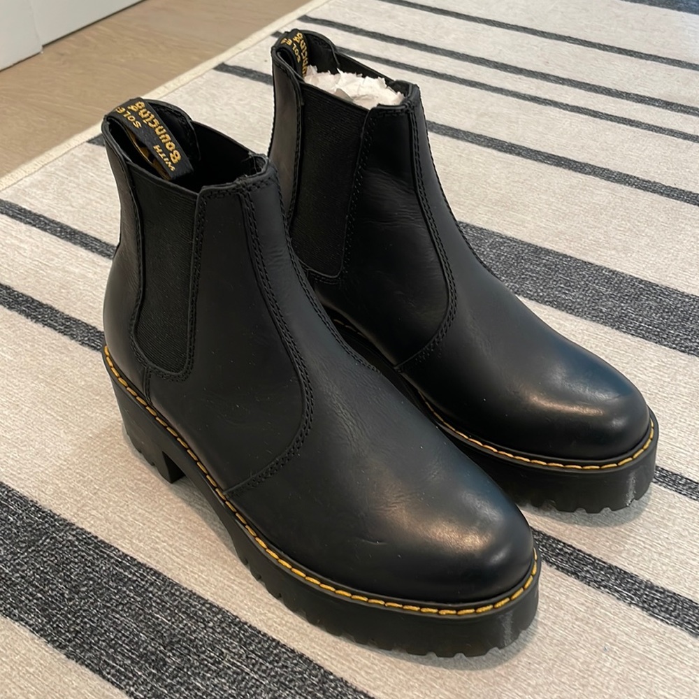 NEW Dr. Martens Rometty Black